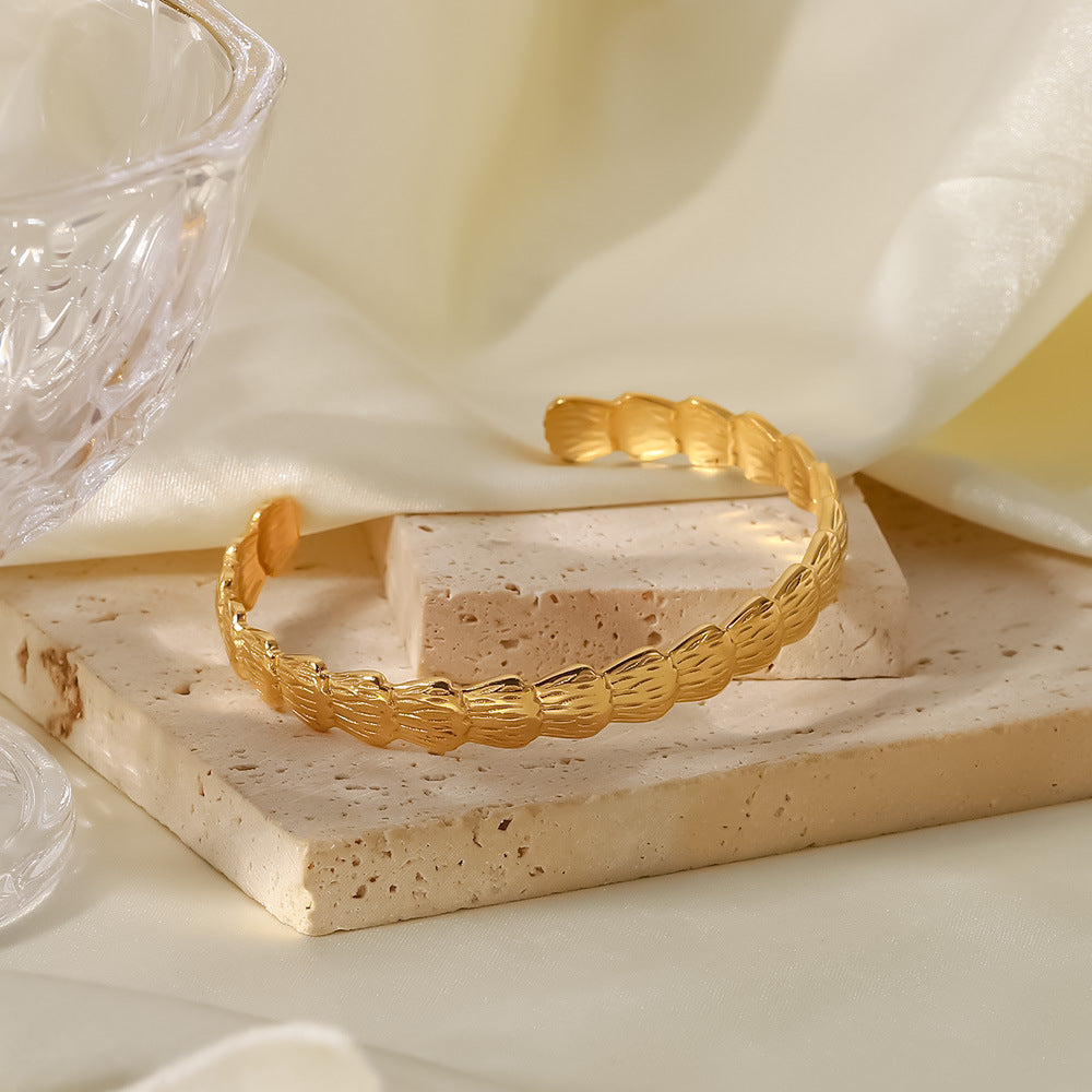 women's shell shaped bracelet