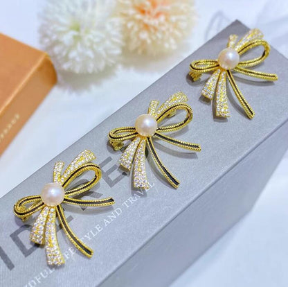 Ribbon bow brooch