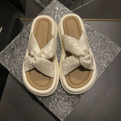 Set of toe platform slippers