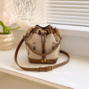 Fashion personality cute cartoon portable bucket bag