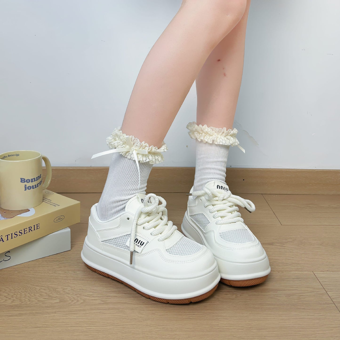 Spring new white shoes for female students