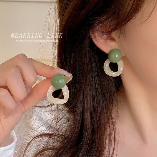 New Pea Earrings Girl