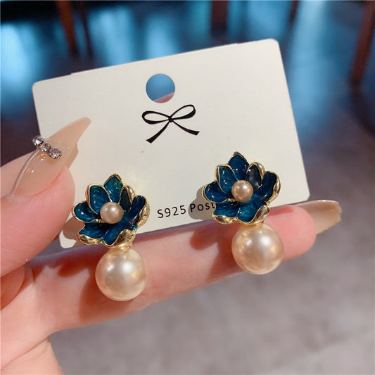 Temperament blue flower earrings