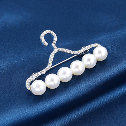 Creative hanger pearl brooch