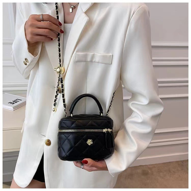 Small Chanel style chain bag shoulder crossbody bag