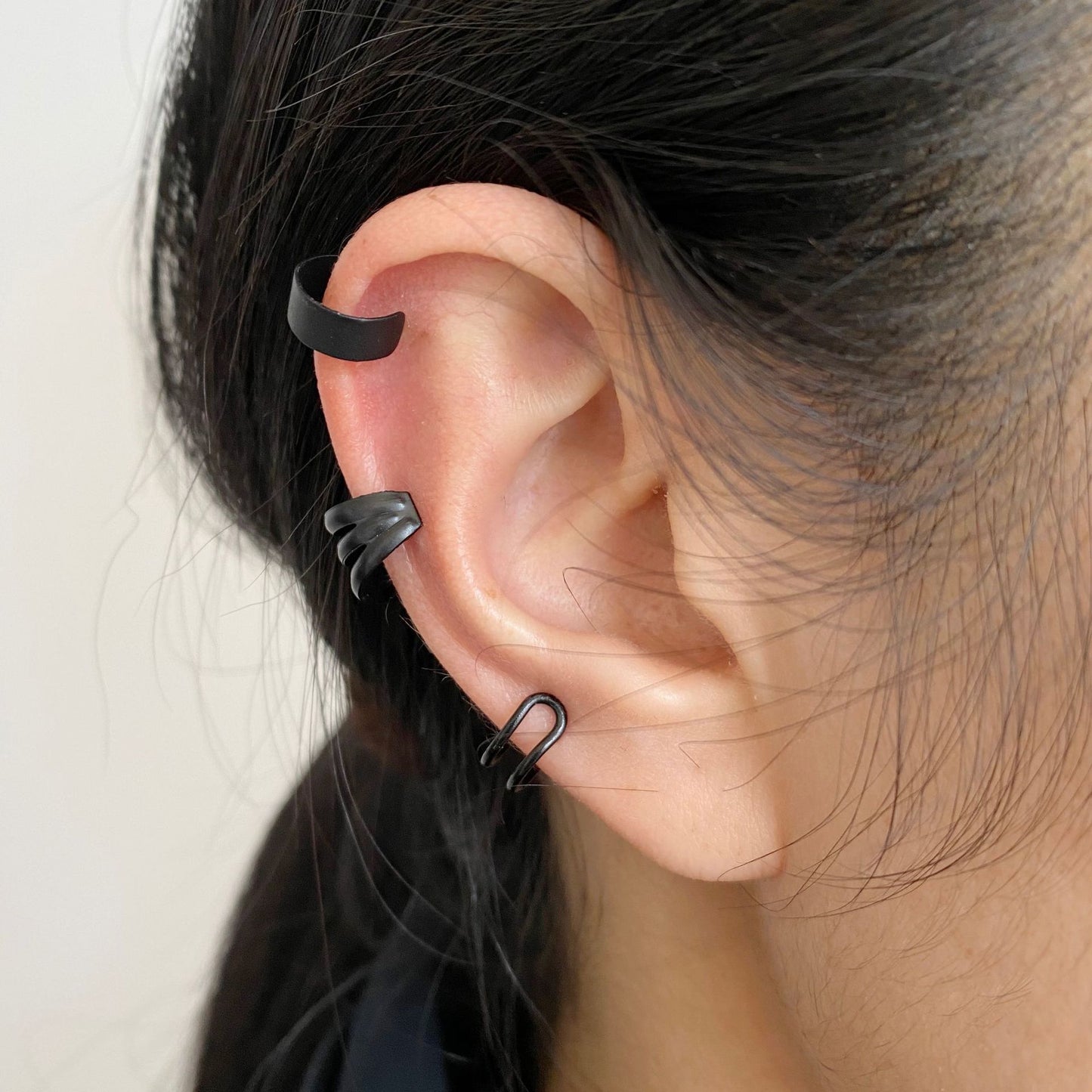 Black non-pierced ear bone clip set three-piece set