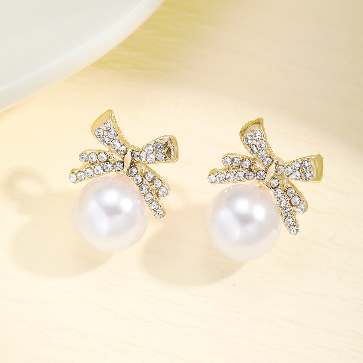 Bowknot Diamond Vintage Pearl Earrings