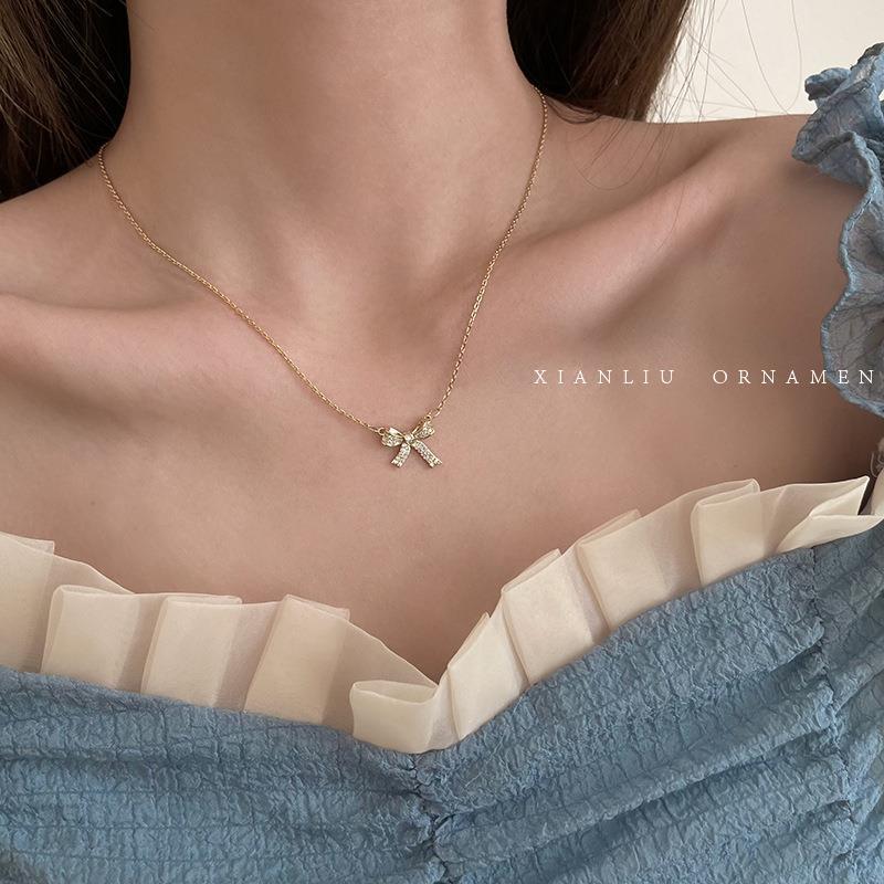 Irregular butterfly necklace