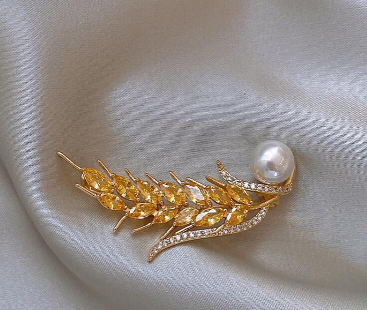 Wheat Pearl Brooch