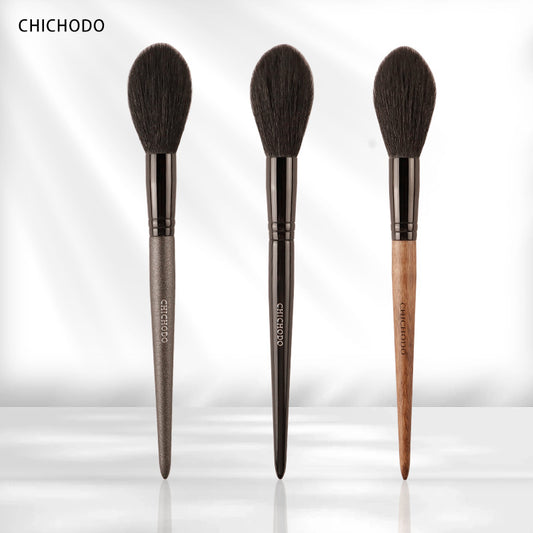 CHICHODO Animal Hair Highlighter and Blush Brush