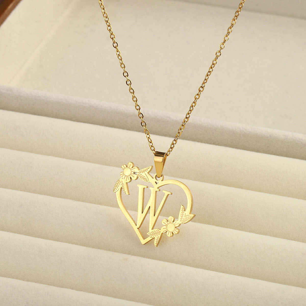 Titanium steel A-Z heart shaped English letter necklace