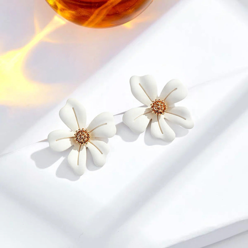 Color streamlined summer flower stud earrings