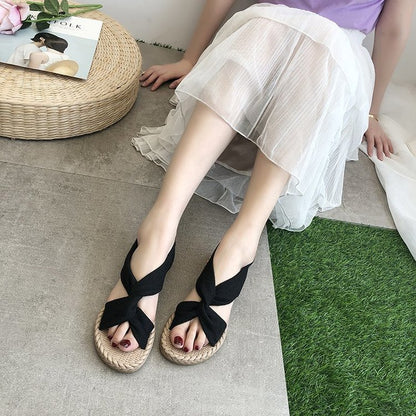 Flat bottom elastic sandals