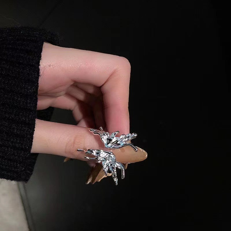 Irregular starburst texture ring