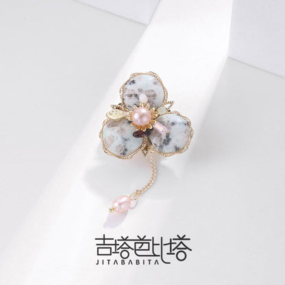 Eco-friendly crystal brooch pin