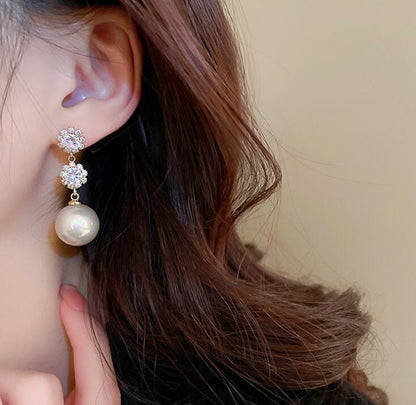 Circle flower pearl earrings