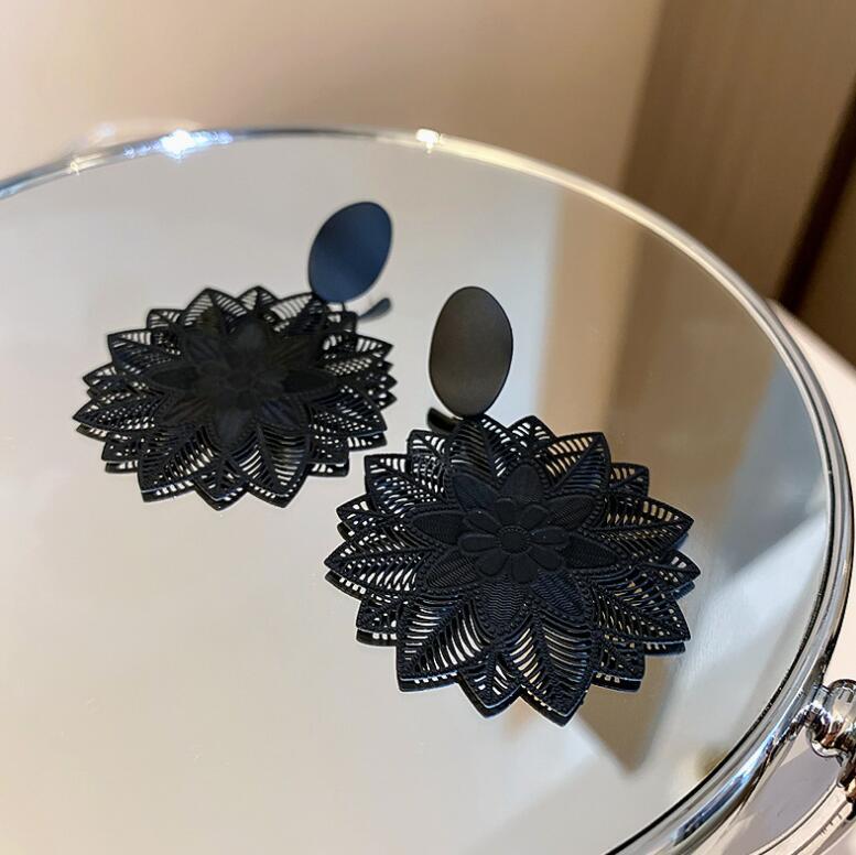 Black flower earrings