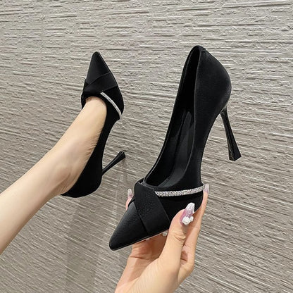 Elegant versatile shoes