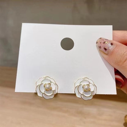 Camellia green oil stud earrings