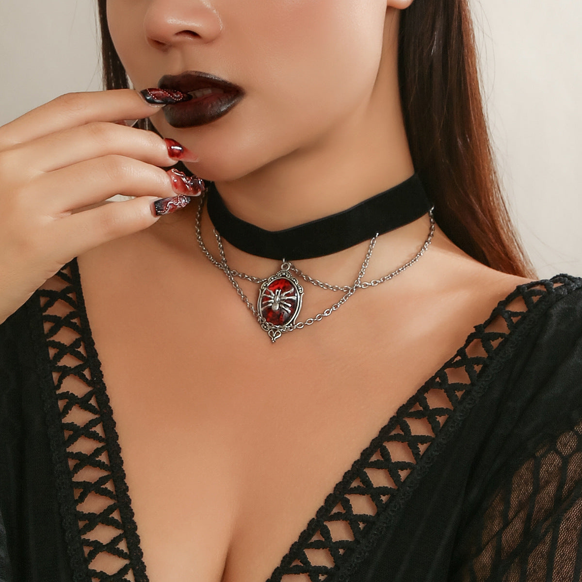 Gothic dark velvet red spider collar