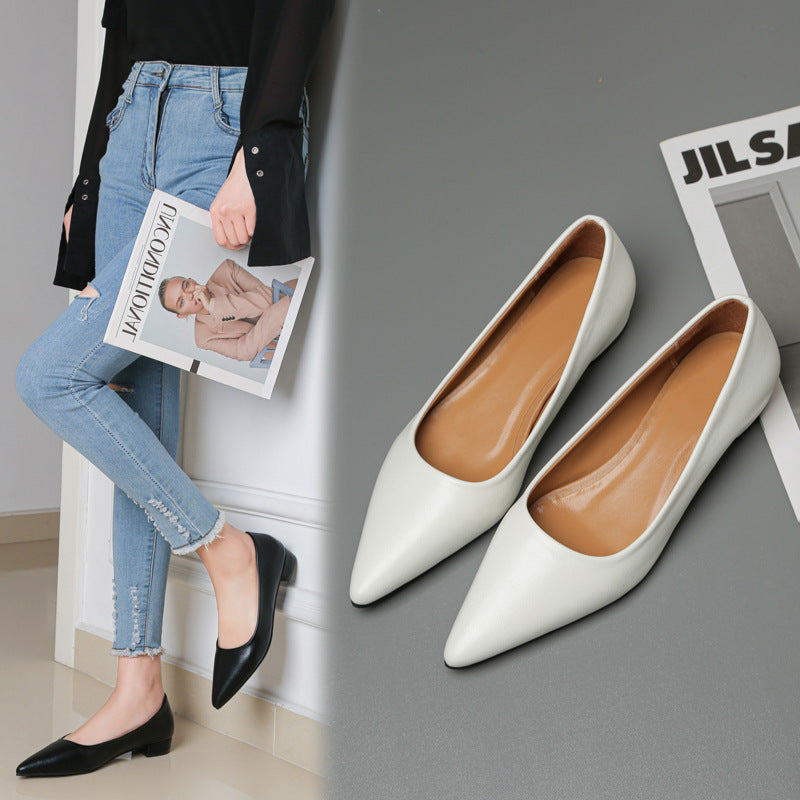 Pointed shallow mouth square heel leather shoes