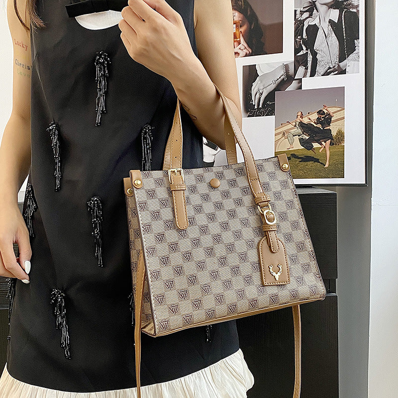 High-end women's handbag fashion