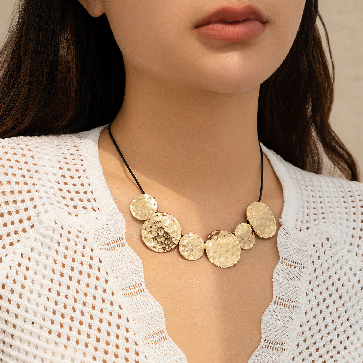 Fashion single-layer collarbone necklace