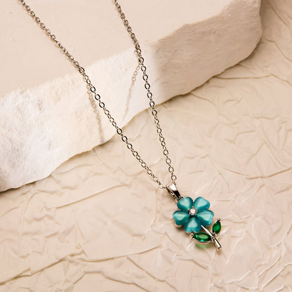 Flower necklace