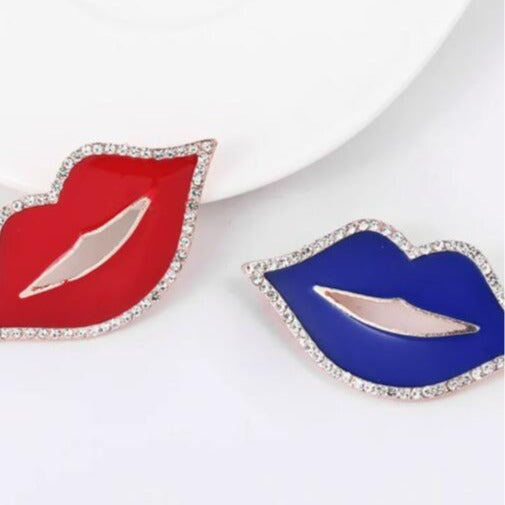 Lip brooch