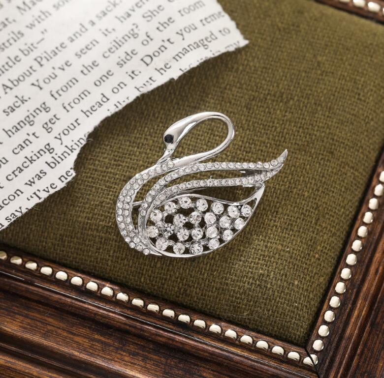 Flash Diamond Swan Brooch