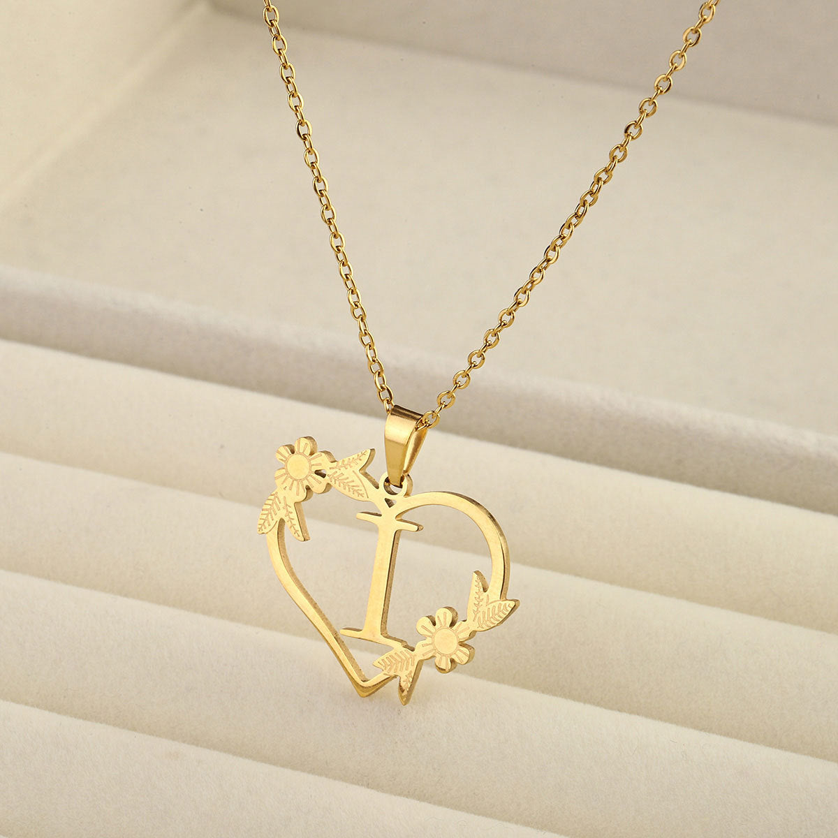 Titanium steel A-Z heart shaped English letter necklace