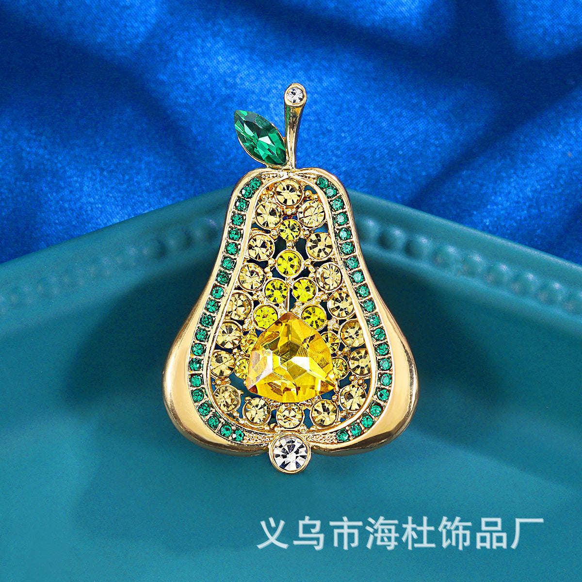 Fragrant Pear Brooch