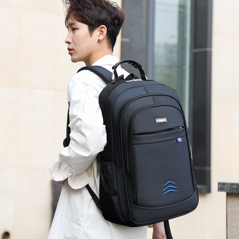 Large capacity anti-splash backpack