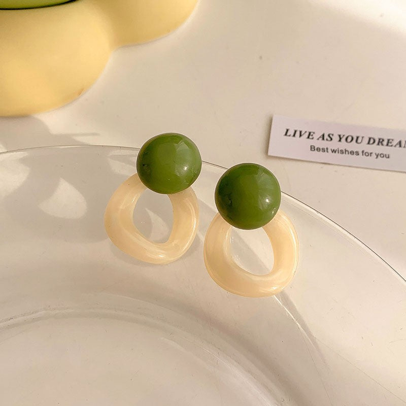 New Pea Earrings Girl