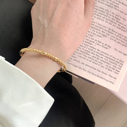 Gold plain ring bracelet