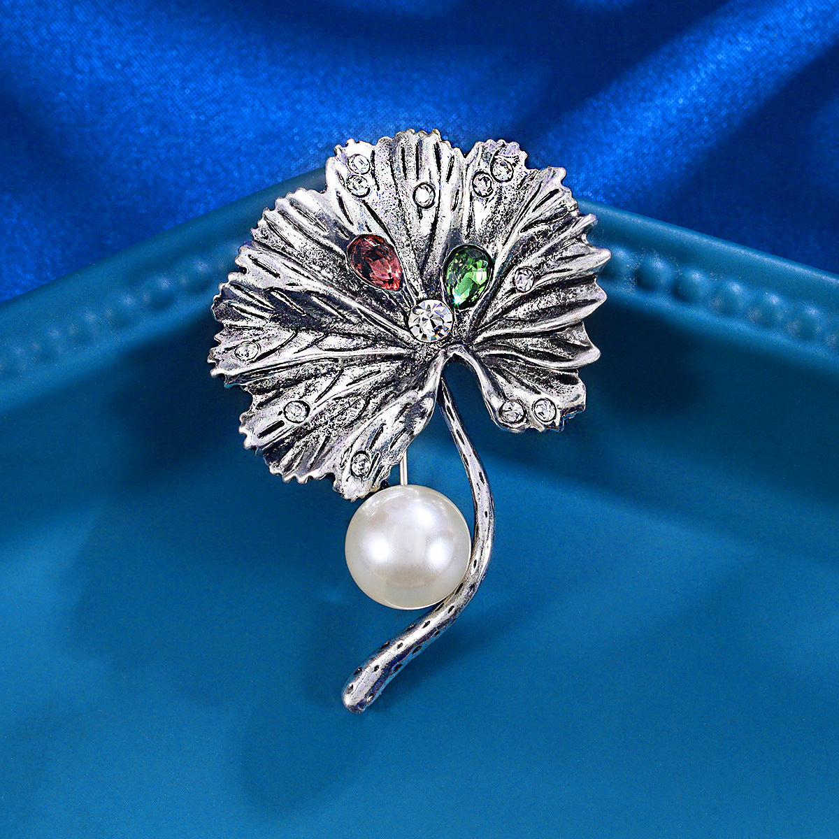 Pearl Leaf Brooch Plating