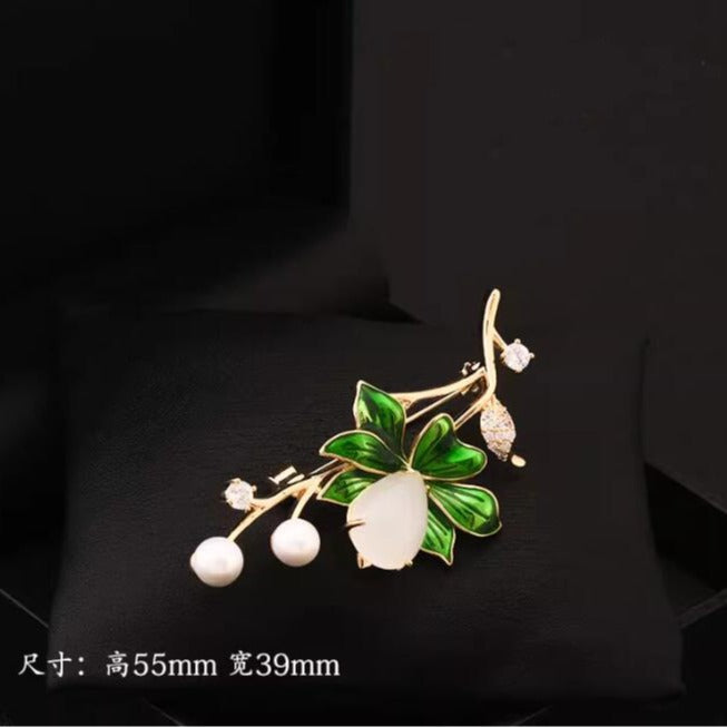 High-end lotus brooch