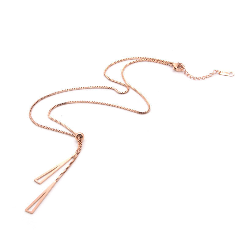 Triangular tassel pull-out necklace