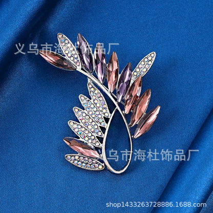 Glass Horse Eye Rhinestone Grassroots Brooch