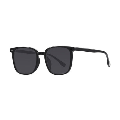 Small and Large Frame Trendy Tea-colored Sunglasses