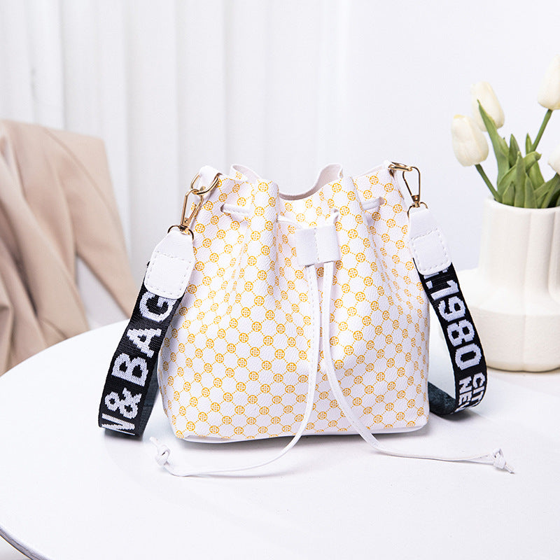 Printed bucket bag