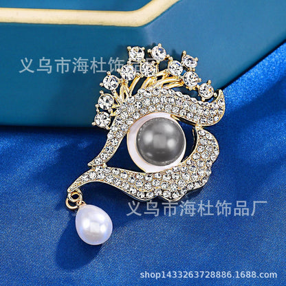 Eyes Diamond Demon's Eye Alloy Brooch