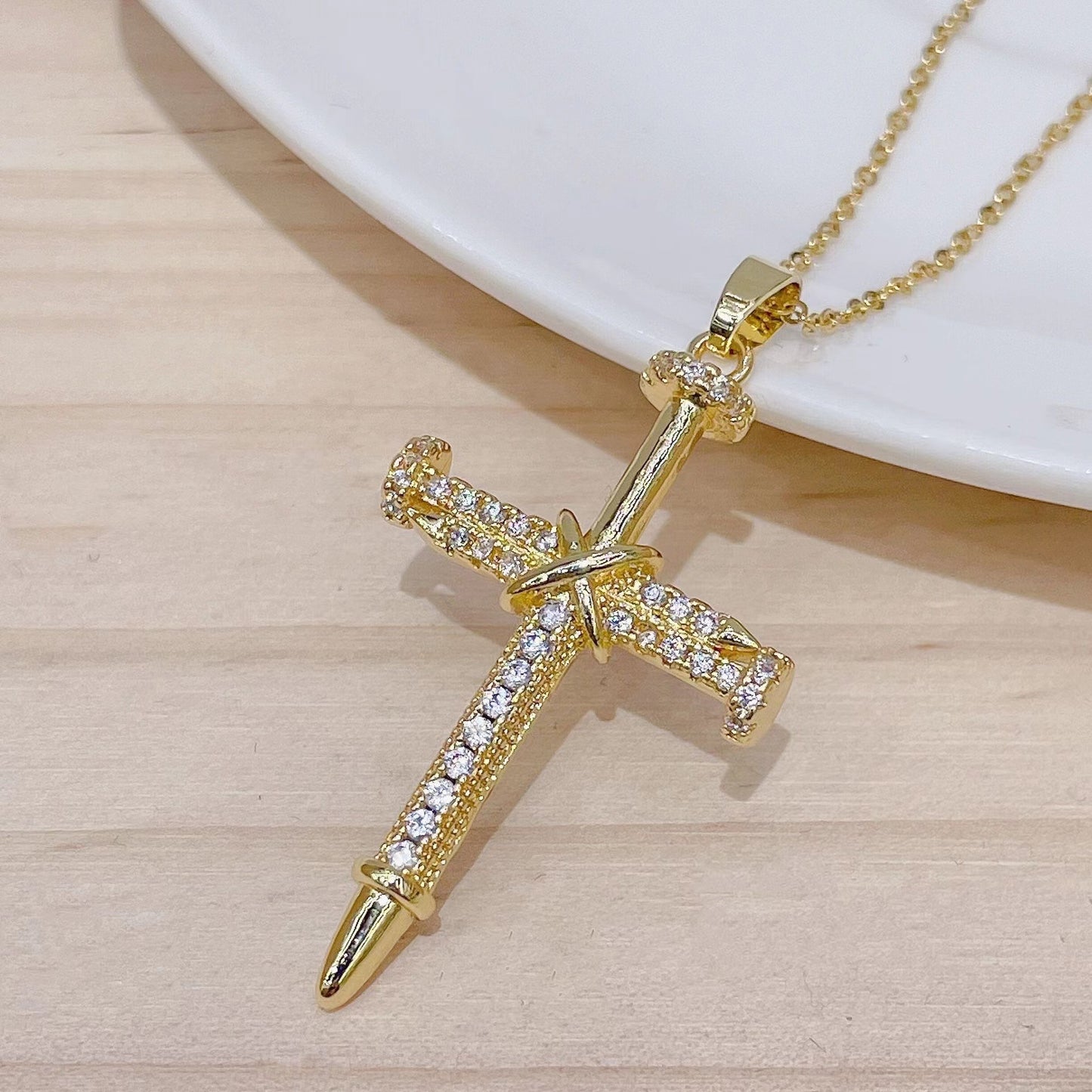 Hip-Hop Cross Necklace: 18K Gold, Zircon Inlay, Unique Pendant