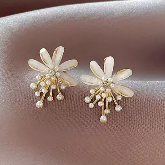 Temperament flower pearl earrings