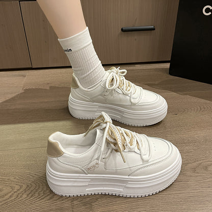 Platform-soled casual sports shoes are versatile.