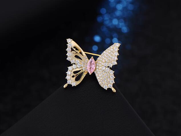 Smart Butterfly Hollow Flash Diamond Brooch