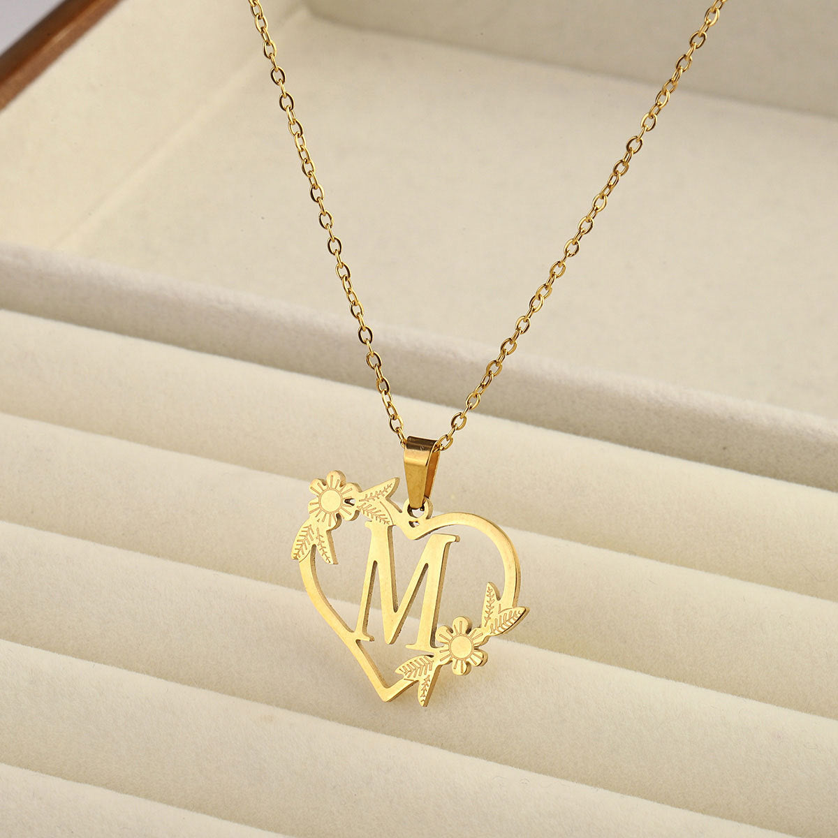 Titanium steel A-Z heart shaped English letter necklace