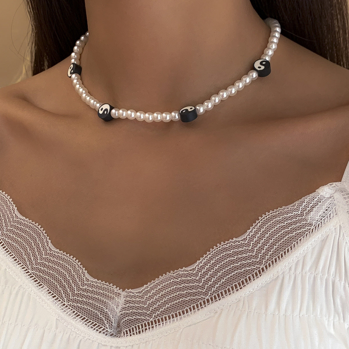 Black and white tai chi imitation pearl beaded necklace