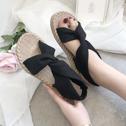 Flat bottom elastic sandals