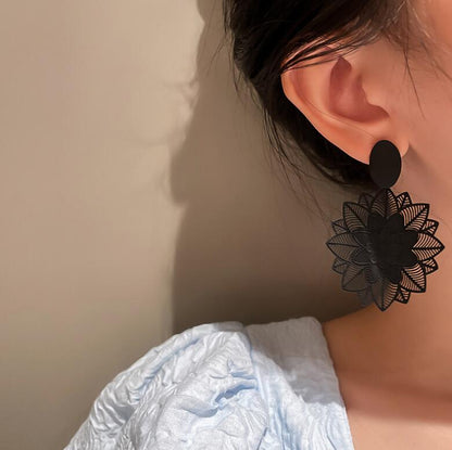 Black flower earrings